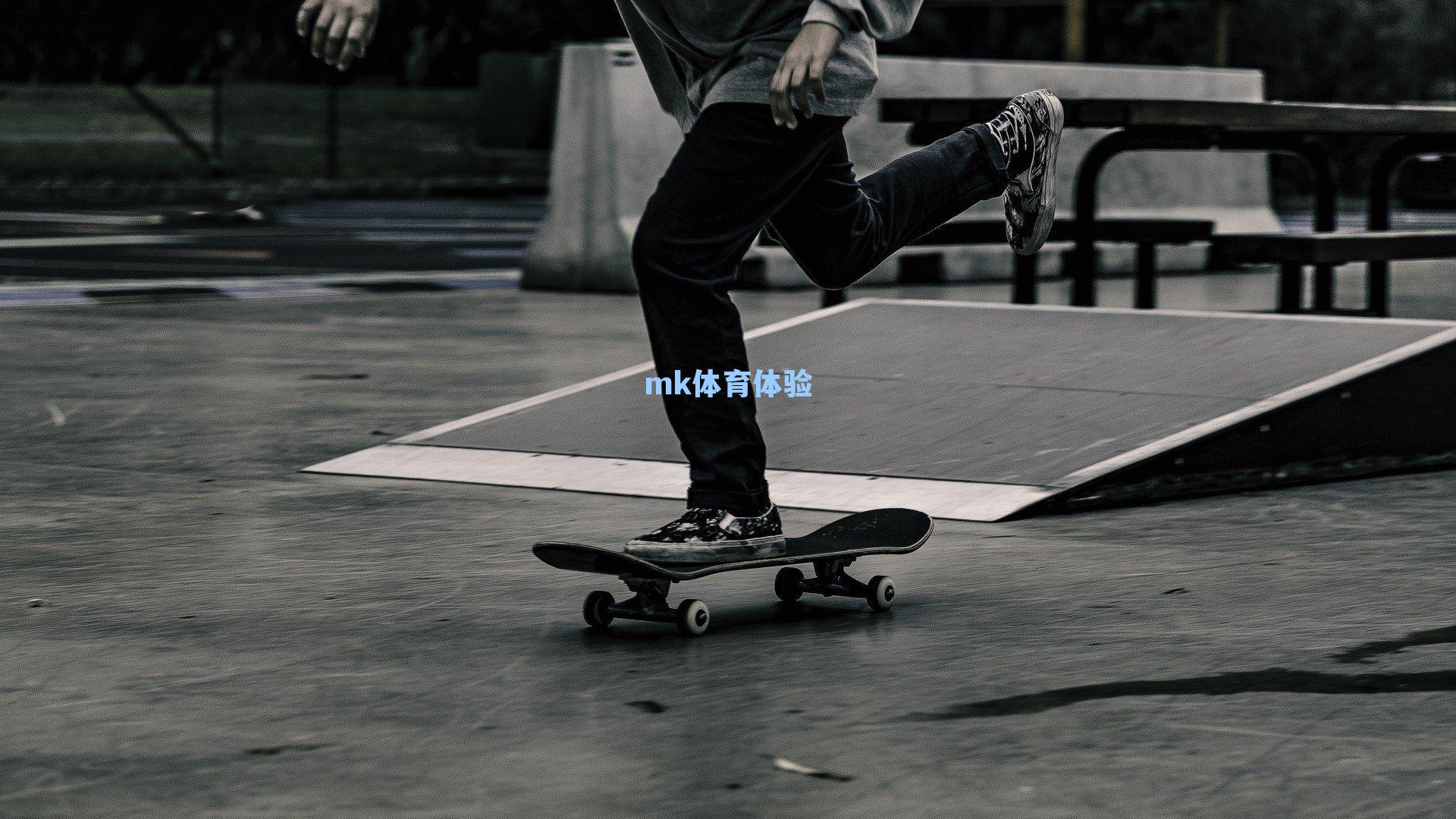 盖耶手术刀直塞撕裂防线，魏曼一锤定音，延续英超激烈对抗传统